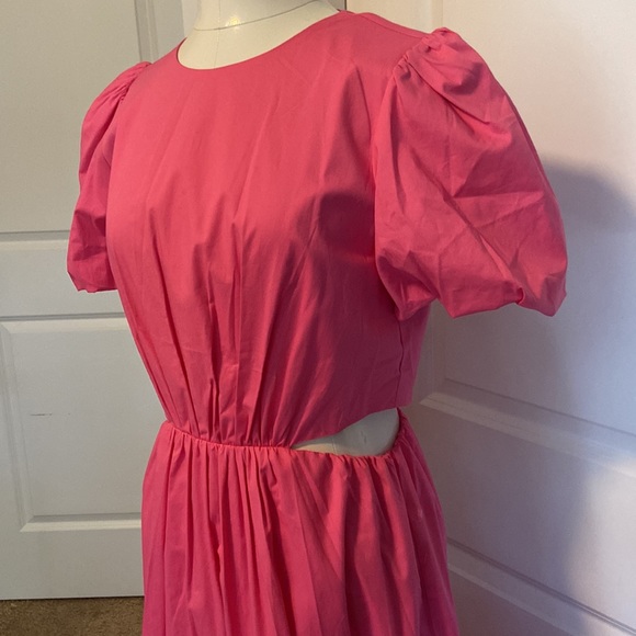 Cut out Maxi dress in Pink - Picture 2 of 4